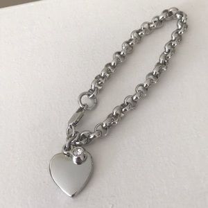 Silver bracelet with heart by Premier Designs